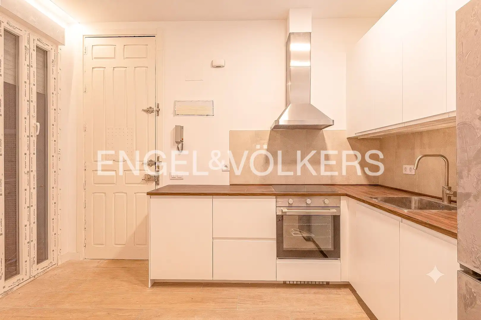 Kitchen of Flat for sale in Madrid  with Air Conditioner and Heating