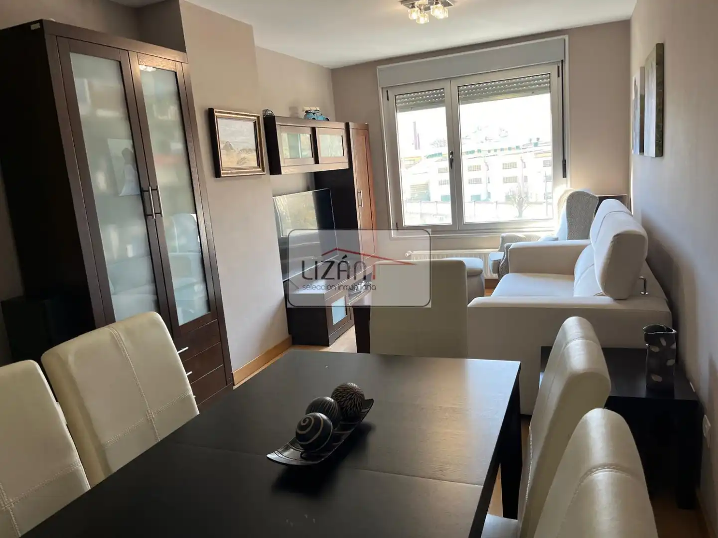 Wohnzimmer von Wohnung zum Verkauf in Oviedo  mit Heizung, Parkett und Abstellraum
