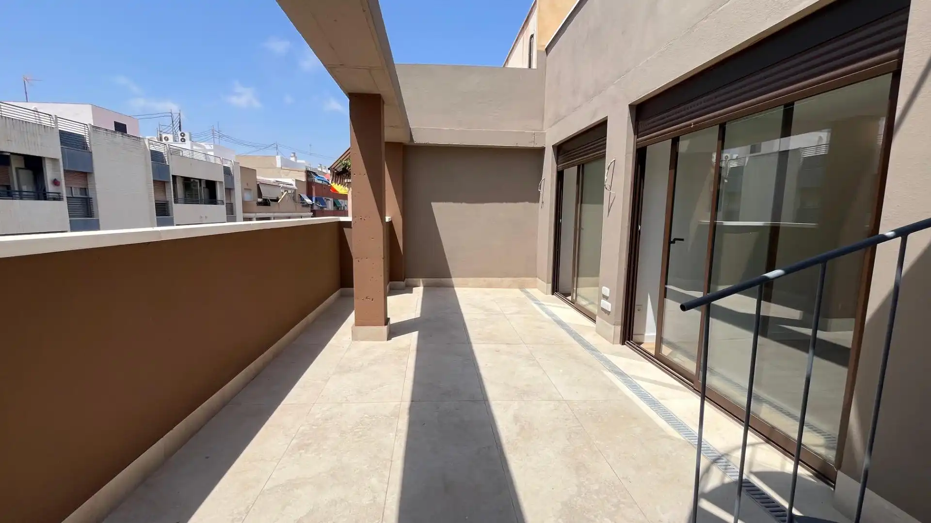 Terrasse von Dachboden zur Miete in Alicante / Alacant mit Klimaanlage und Terrasse