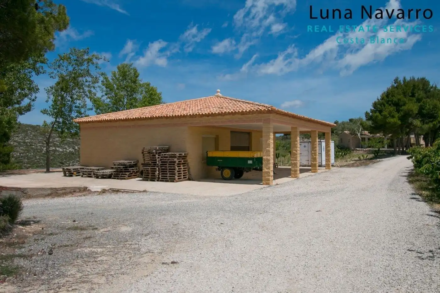 Casa rustica con giardino in vendita a confrides, imagen 2