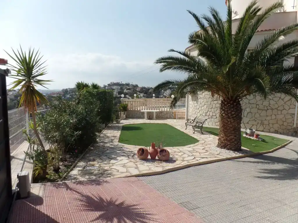 Jardí de Pis en venda en El Campello amb Aire condicionat, Jardí privat i Piscina