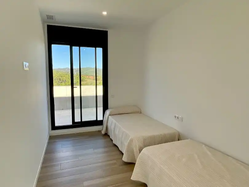 Dormitori de Casa o xalet en venda en Castellar del Vallès amb Aire condicionat, Piscina i Balcó