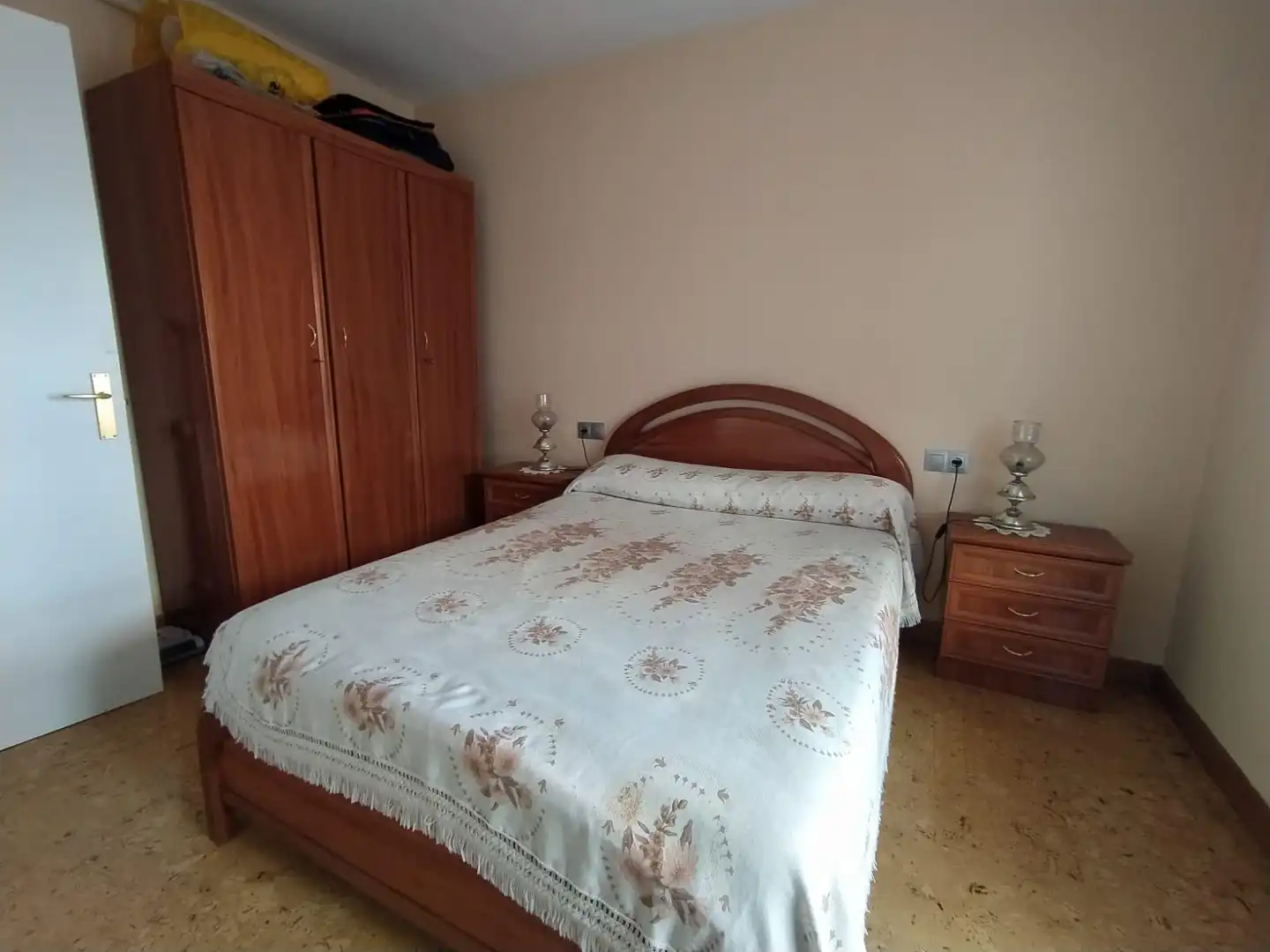 Habitación de Piso en venta en Ponferrada con Calefacción, Terraza y Trastero