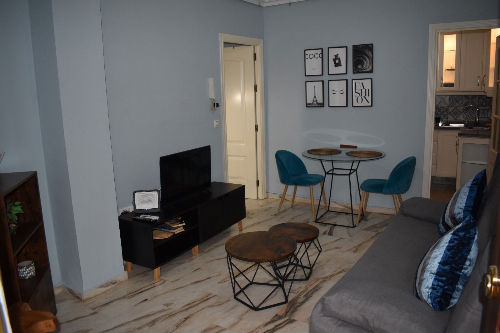 Sala d'estar de Apartament de lloguer en  Córdoba Capital amb Aire condicionat, Calefacció i Moblat