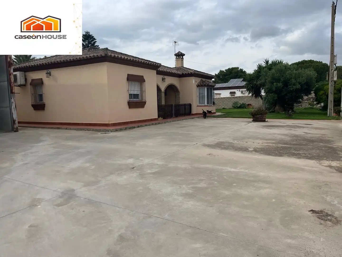 Vista exterior de Casa o chalet en venta en Chiclana de la Frontera