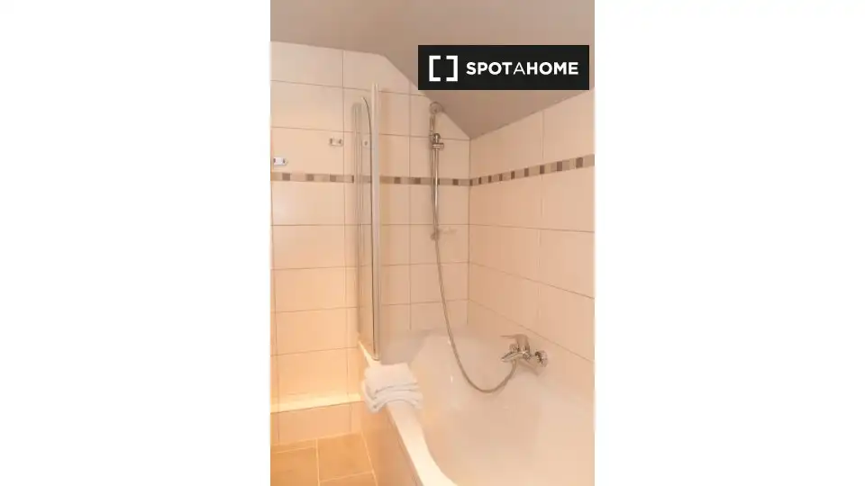 Baño de Apartamento para compartir en Monesma y Cajigar con Aire acondicionado, Terraza y Amueblado