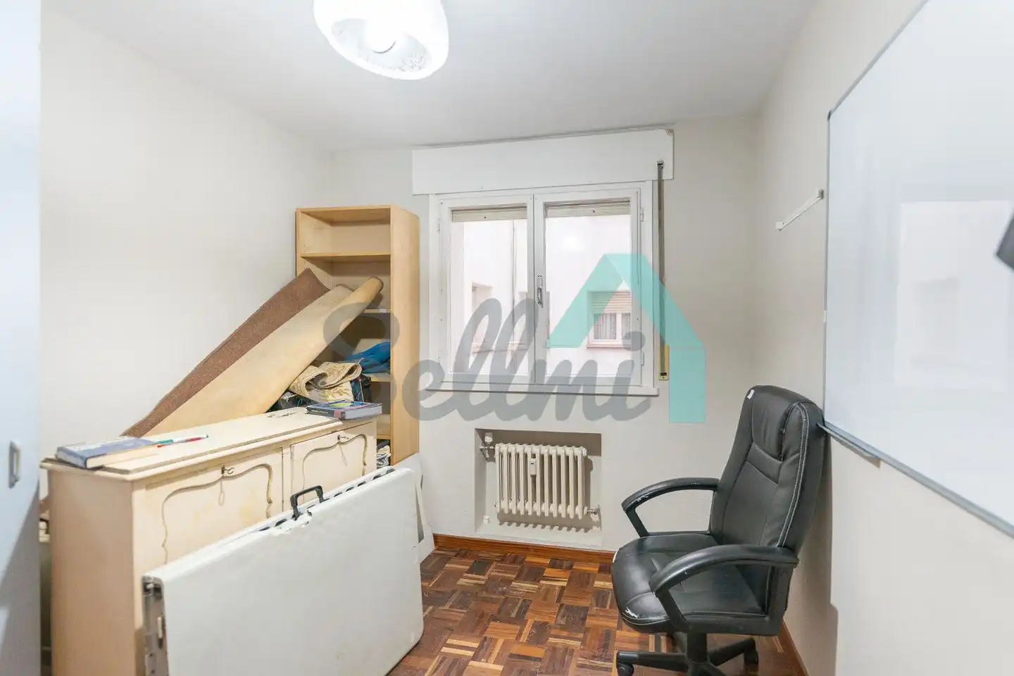 Dormitori de Pis en venda en Avilés amb Calefacció, Parquet i Terrassa