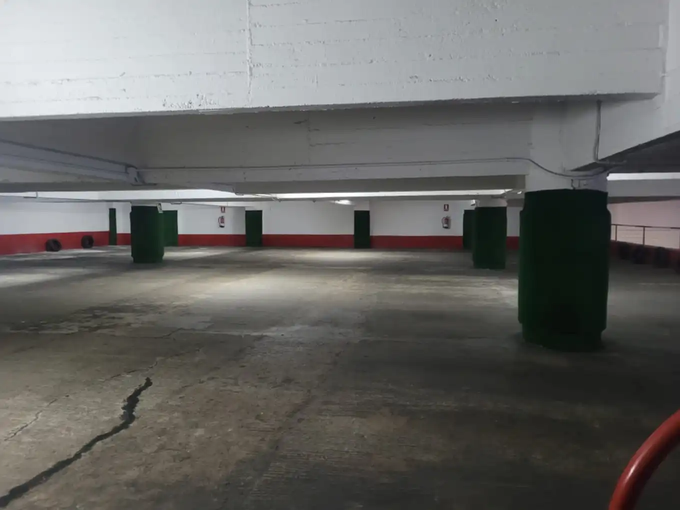 Parkplatz von Garage zur Miete in Santander mit Alarm