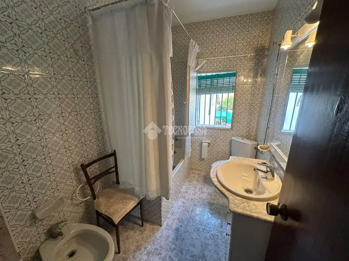 Bathroom of Houses for sale in Jódar, Jaén