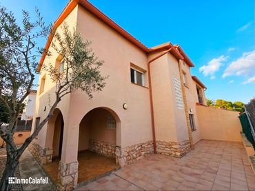Casa bifamiliare con giardino in vendita a Figuera