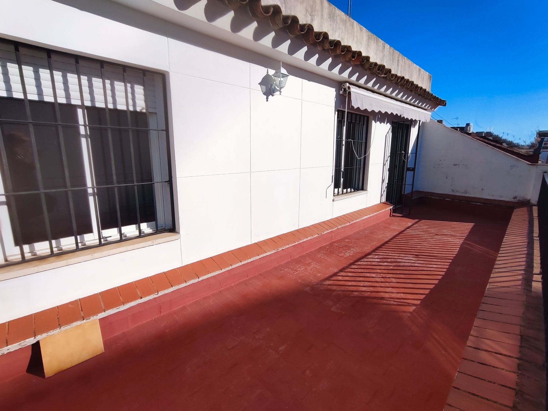 Vista exterior de Àtic de lloguer en  Córdoba Capital amb Aire condicionat, Calefacció i Terrassa