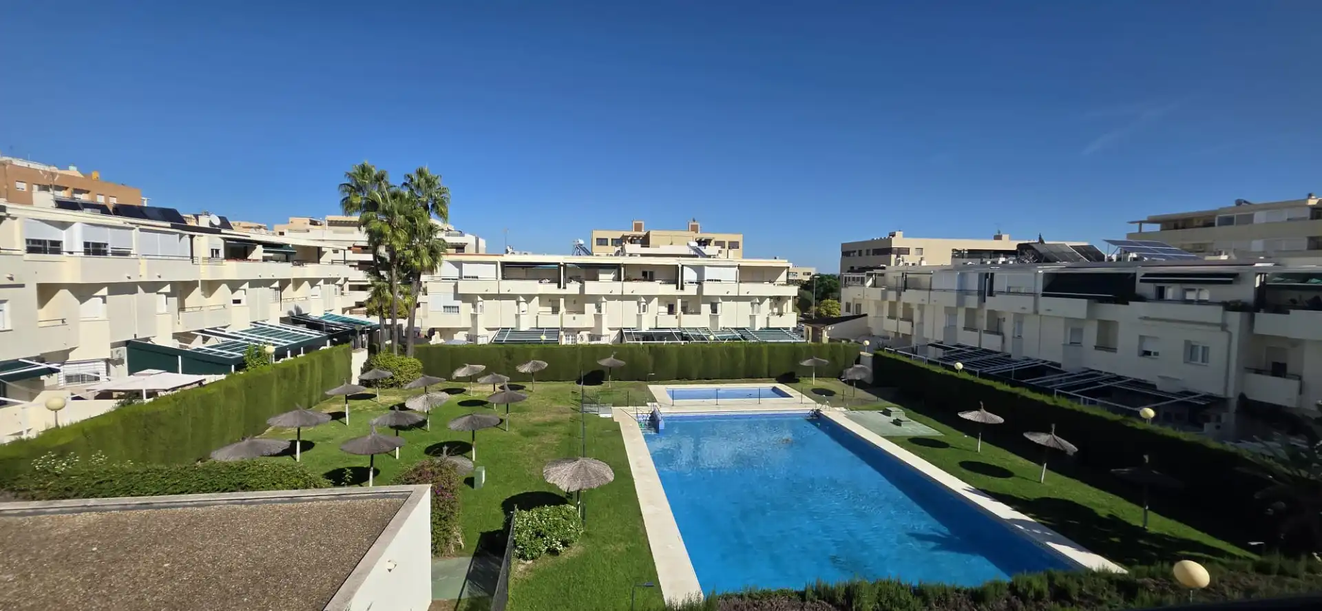 Maison mitoyenne avec piscine à vendre à Calle las Aguas