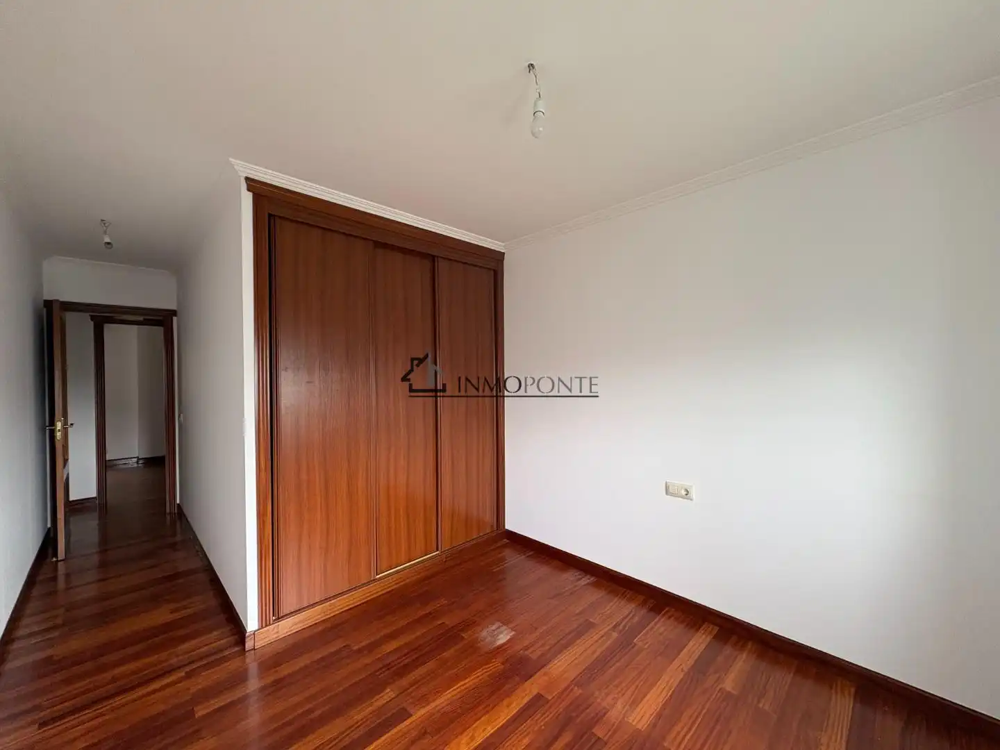 Habitación de Piso de alquiler en Pontevedra Capital  con Calefacción y Trastero