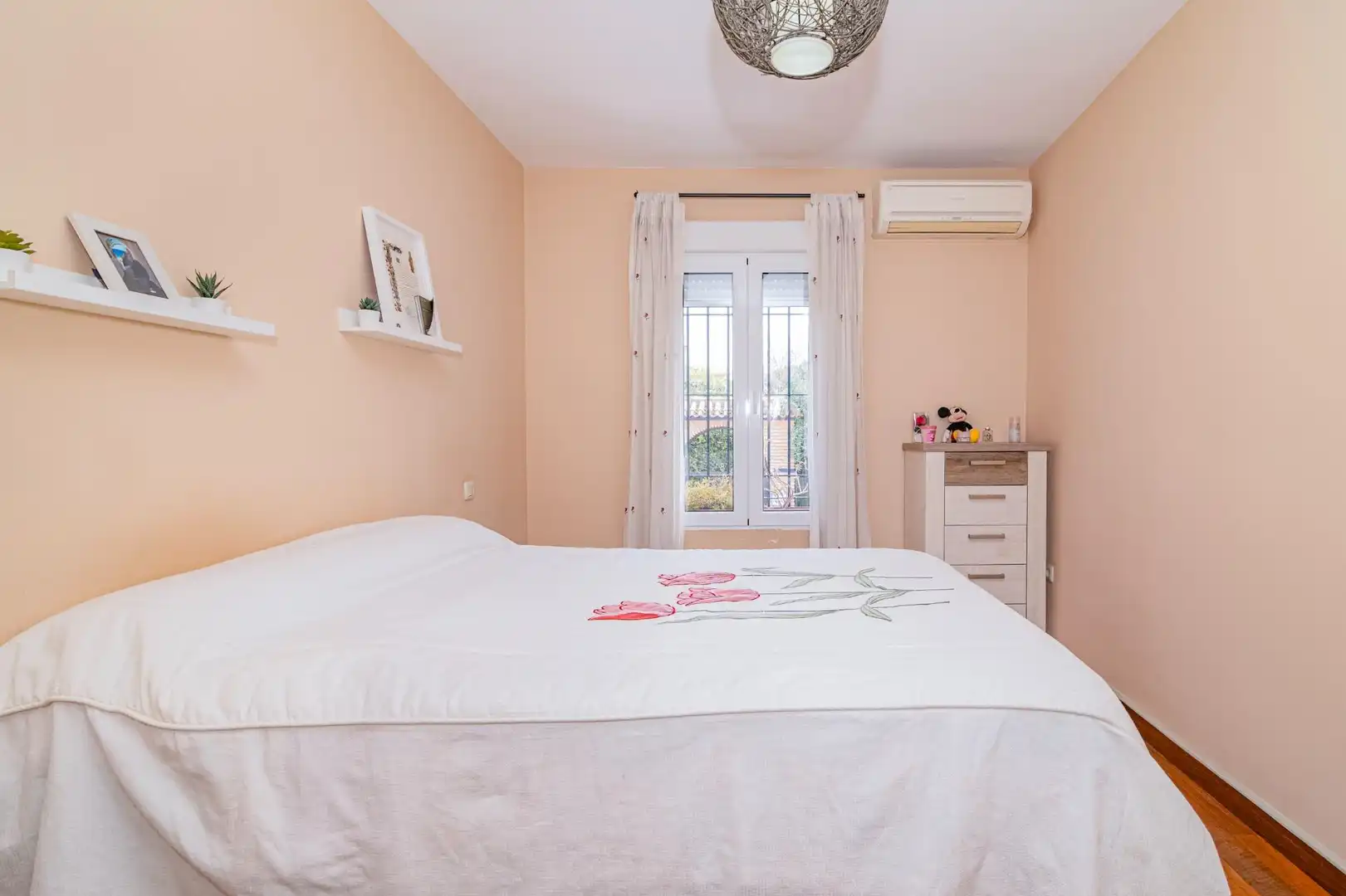 Habitación de Piso en venta en La Zubia con Aire acondicionado y Amueblado