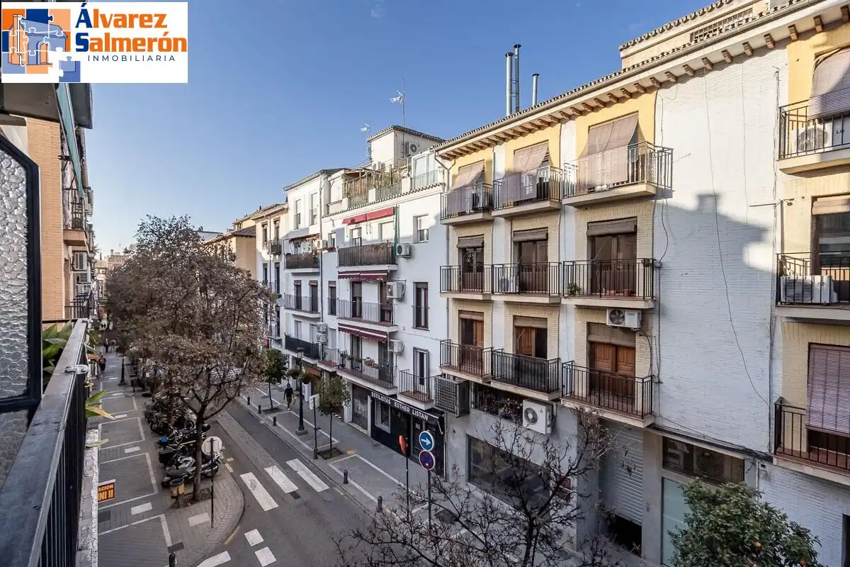 Exterior view of Flat for sale in  Granada Capital  with Terrace