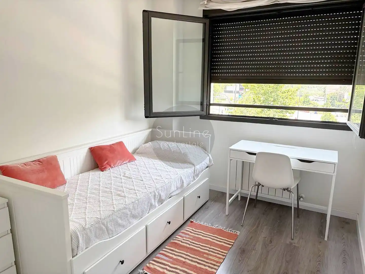 Bedroom of Flat for rent in Valencia  with Air Conditioner, Terrace and Furnished