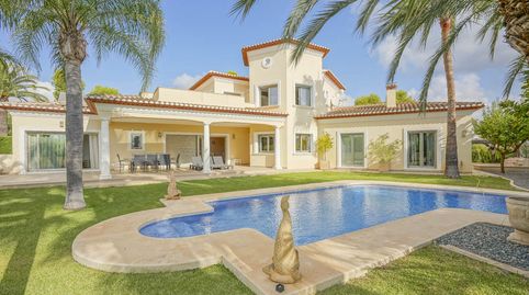 Villa tradicional de cuatro dormitorios con vistas al mar en Benissa