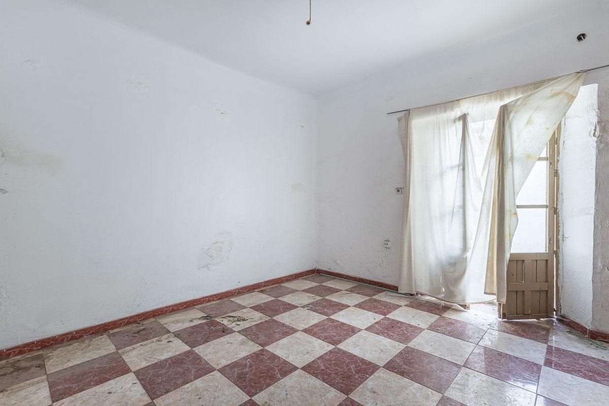 Bedroom of Planta baja for sale in  Granada Capital