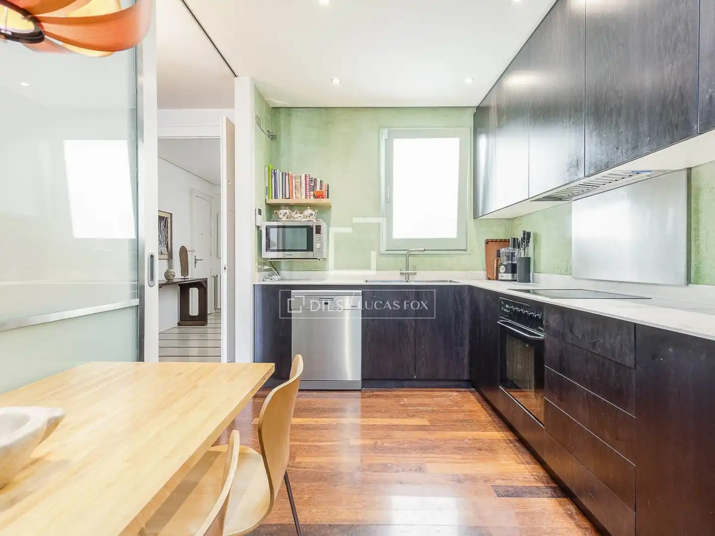 Küche von Wohnung zum Verkauf in Barcelona mit Klimaanlage, Heizung und Terrasse