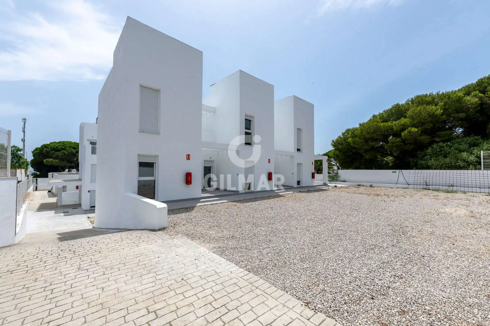 Vista exterior de Dúplex en venta en Barbate con Jardín privado, Piscina y Balcón
