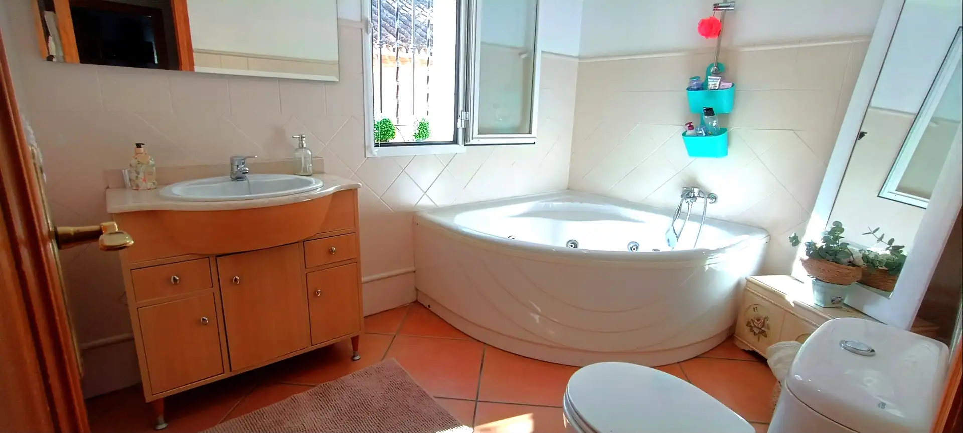 Bathroom of Detached homes for sale in Estepona  with Air Conditioner, Heating and Private garden