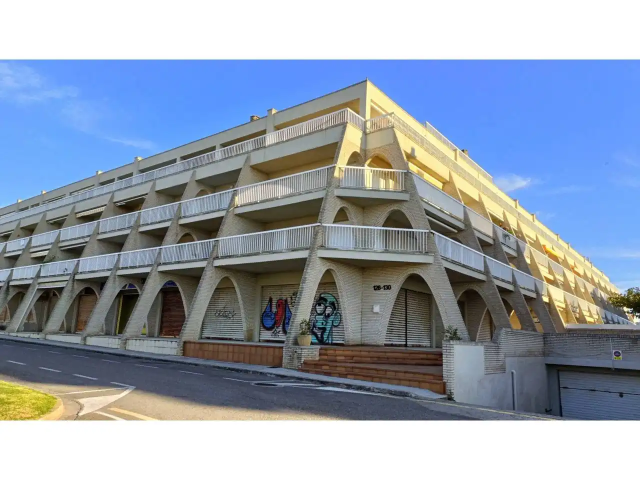 Vista exterior de Piso en venta en L'Escala con Aire acondicionado, Calefacción y Terraza