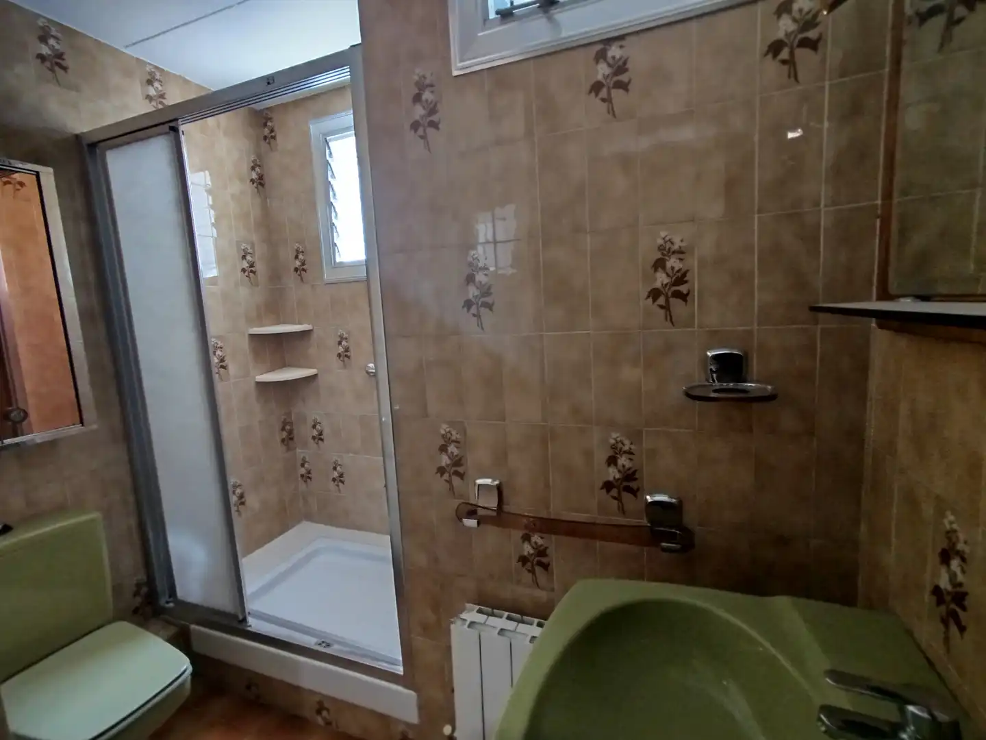 Bathroom of Flat for sale in Barcelona  with Air Conditioner, Heating and Balcony