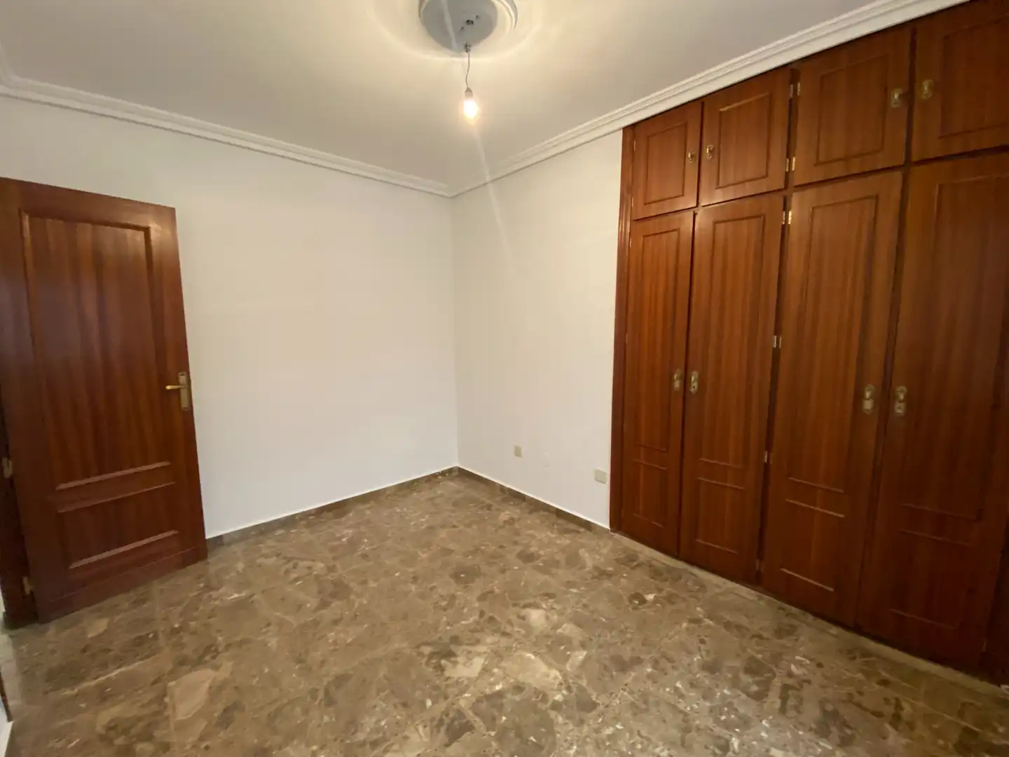 Piso en venta en Ciudad Real con Calefacción, Terraza y Balcón