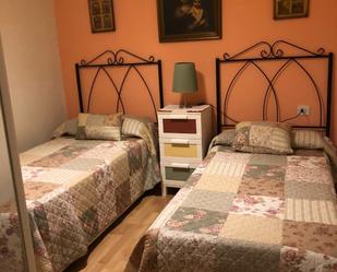 Dormitori de Apartament de lloguer en  Sevilla Capital amb Aire condicionat
