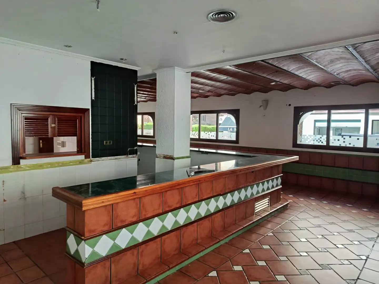Commercial properties for rent in Granada