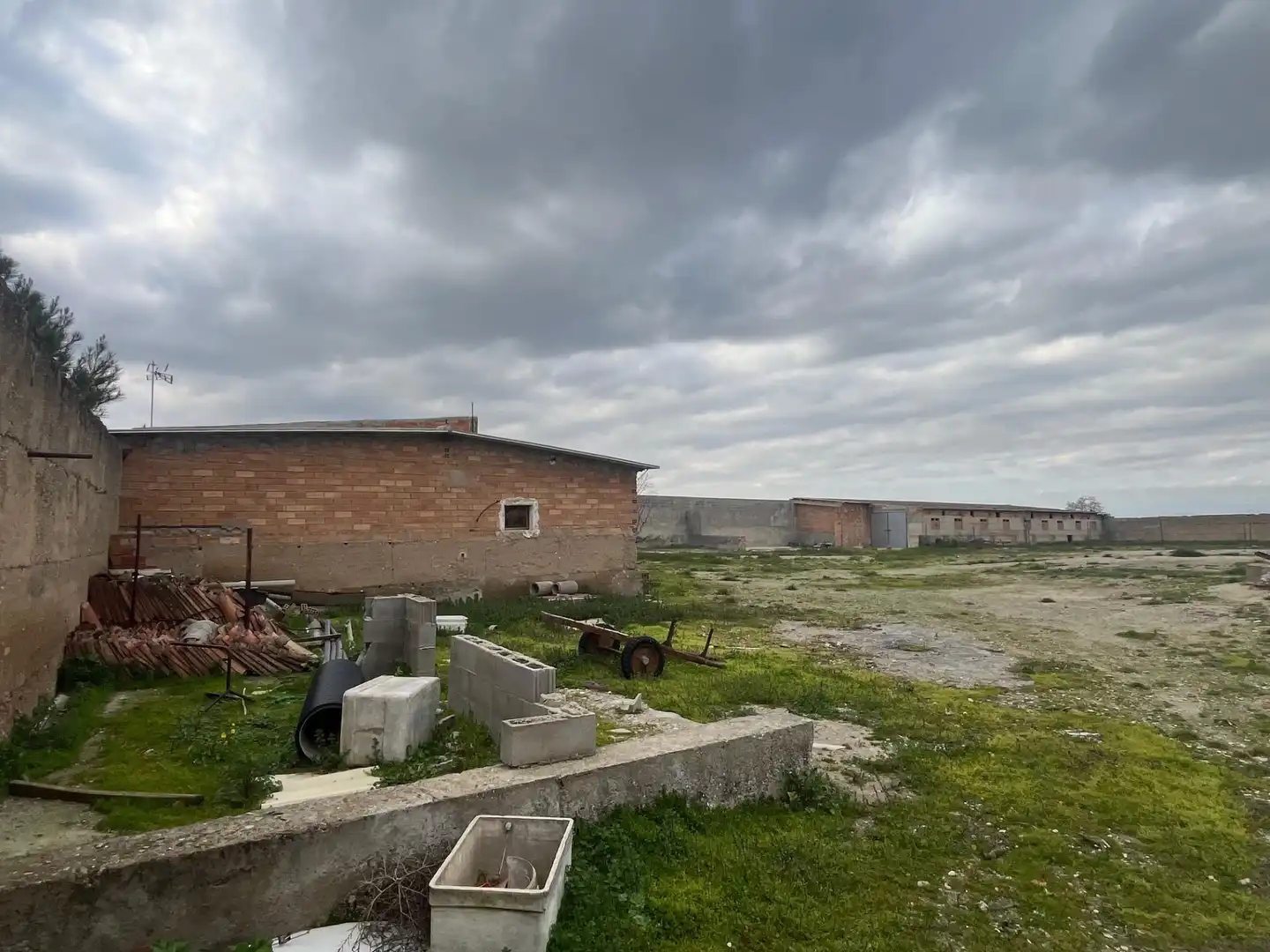 Vista exterior de Terreno industrial en venta en Bellvís