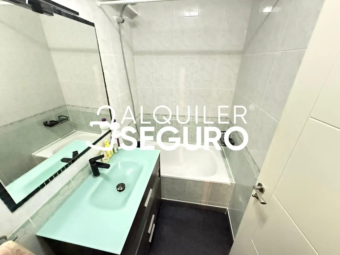 Badezimmer von Wohnung zur Miete in Madrid mit Klimaanlage, Heizung und Terrasse