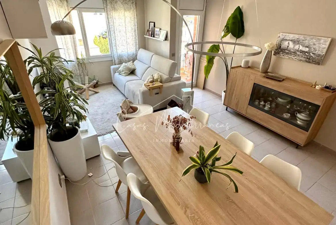 Sala de estar de Piso en venta en Vandellòs i l'Hospitalet de l'Infant con Aire acondicionado, Calefacción y Alarma