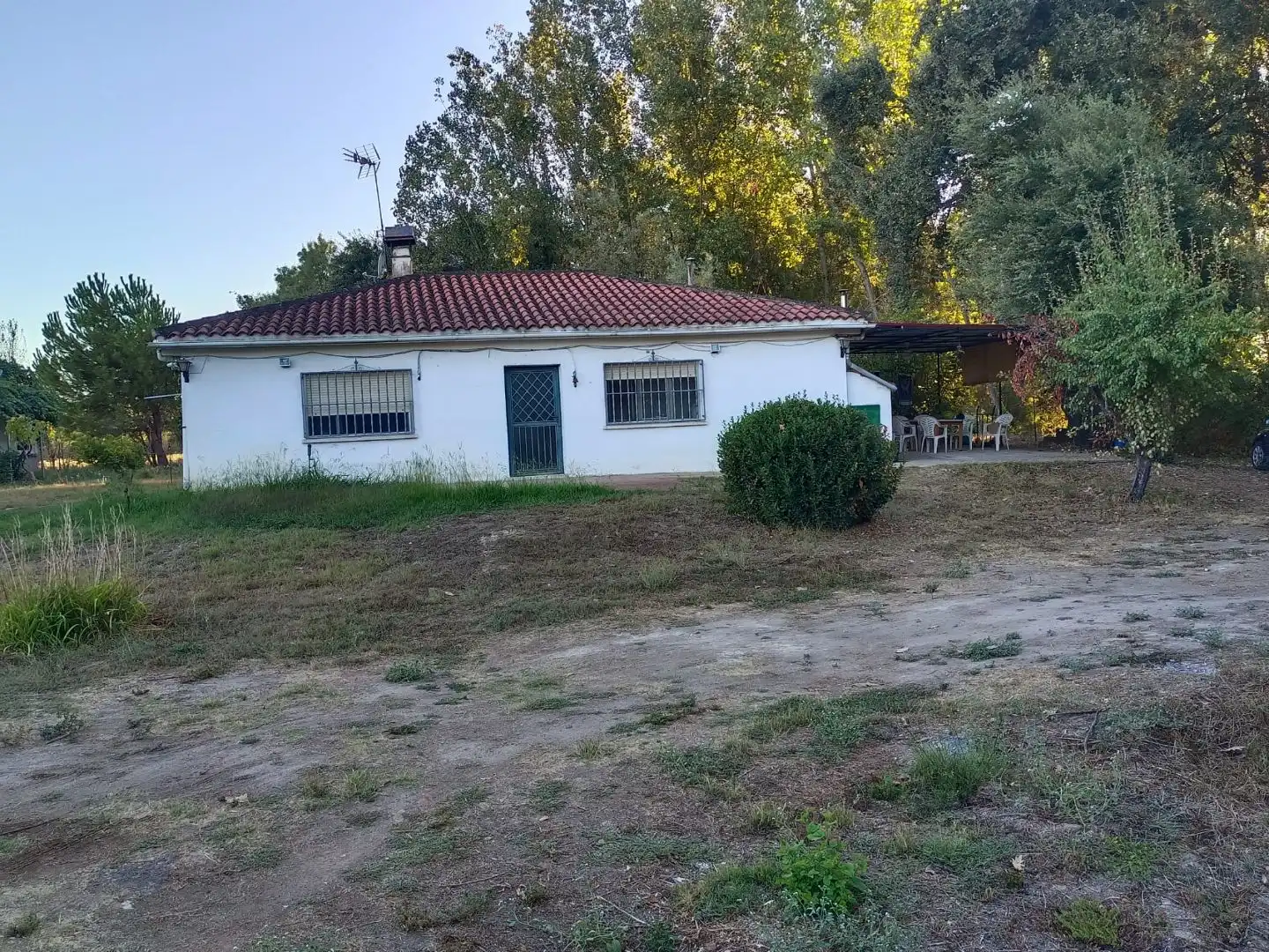 Vista exterior de Finca rústica en venda en Talayuela amb Aire condicionat, Terrassa i Piscina