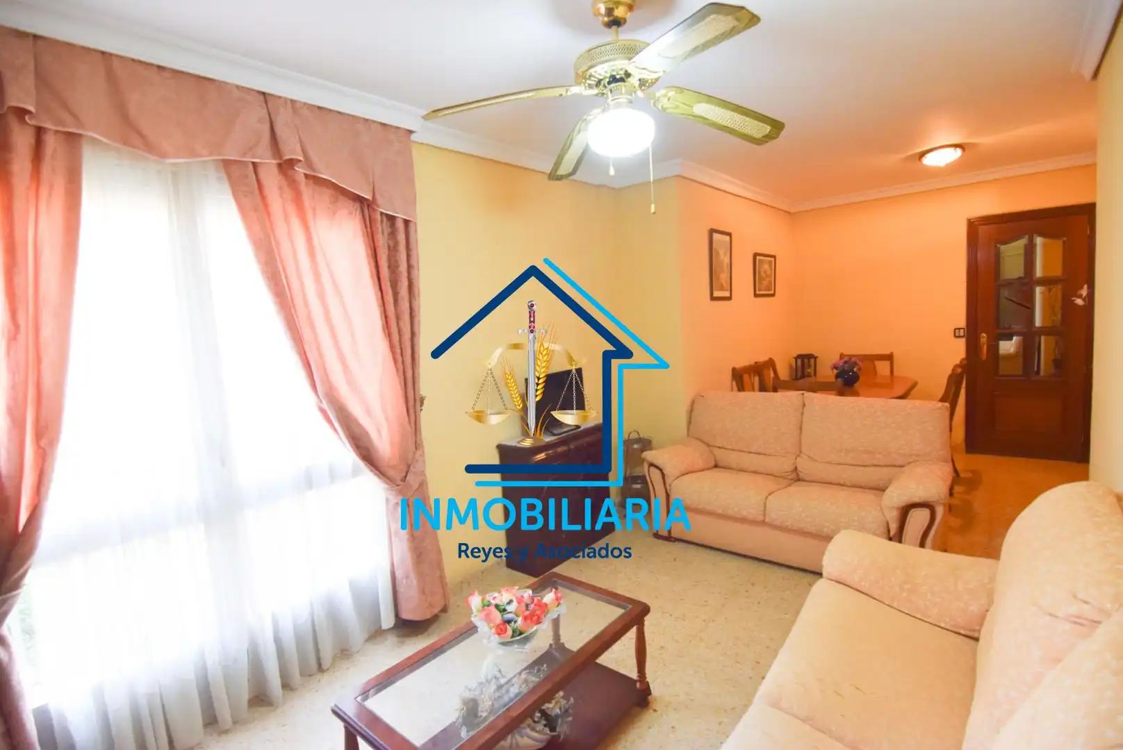 Wohnzimmer von Wohnung zum Verkauf in Córdoba mit Klimaanlage