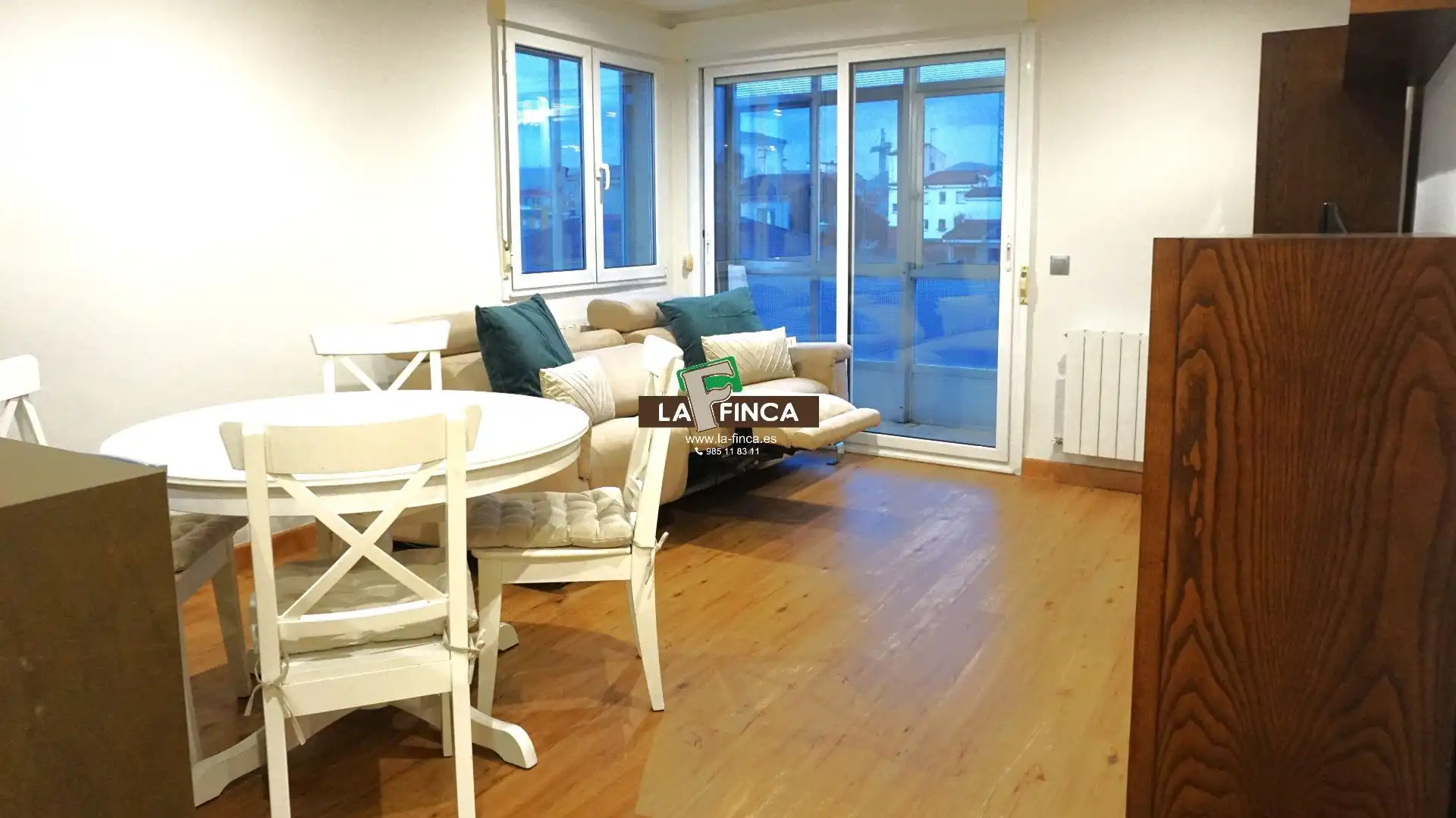 Living room of Flat for sale in Gijón   with Furnished