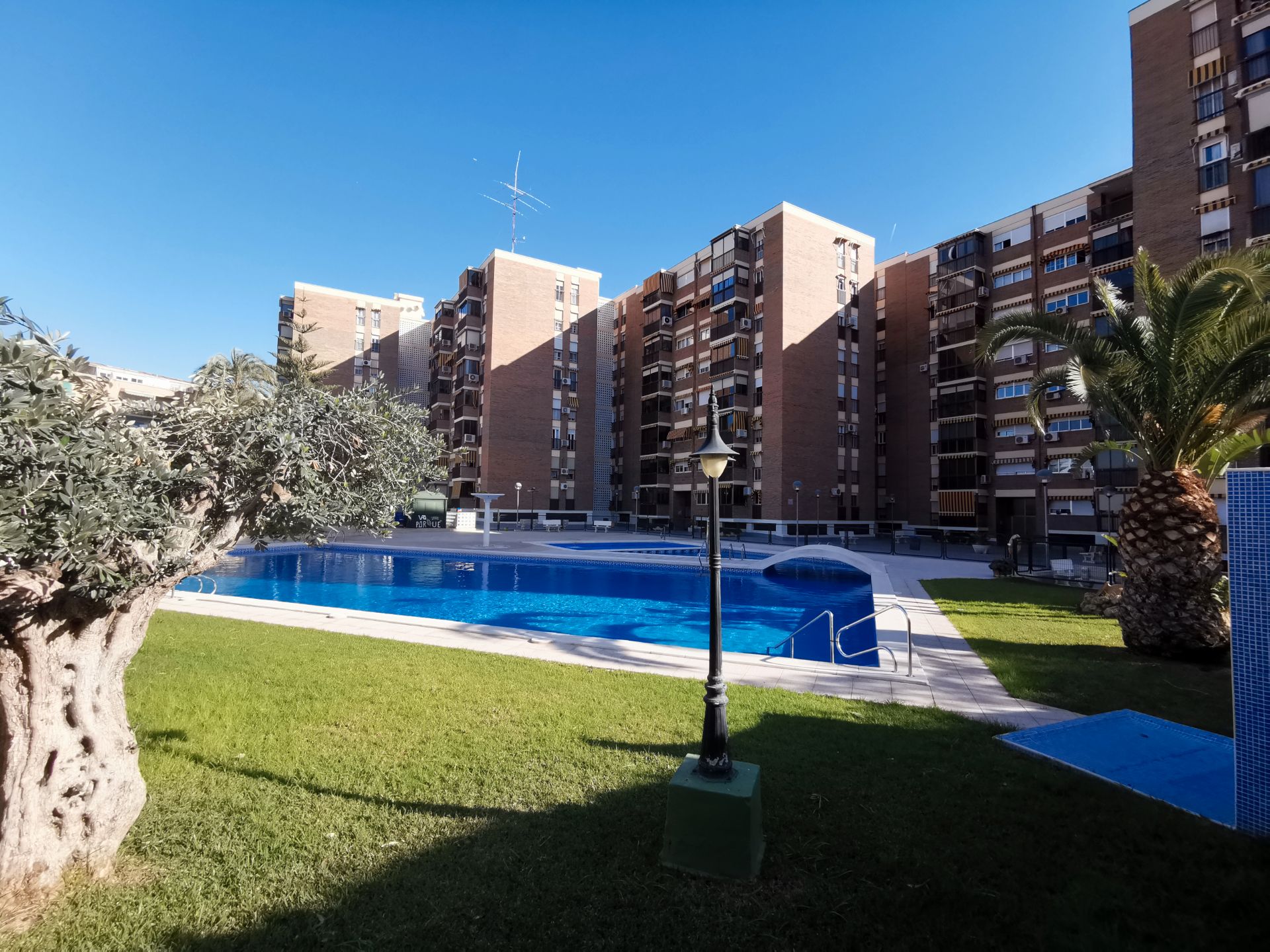 Piscina de Pis de lloguer en Alicante / Alacant amb Aire condicionat, Moblat i Forn