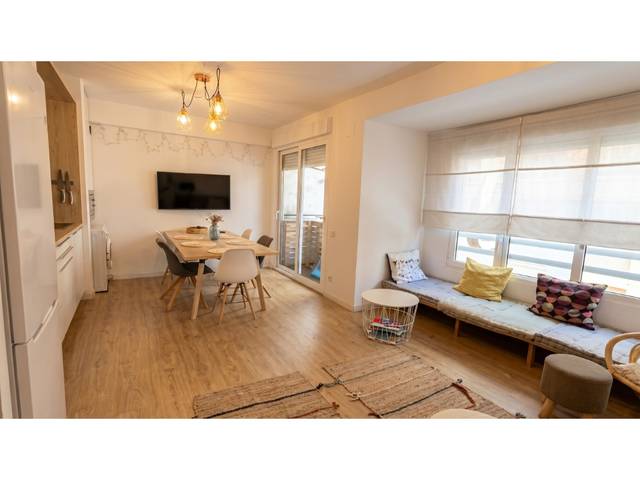 Piso en Venta en Calle General Primo De Rivera en Barrio del Centro