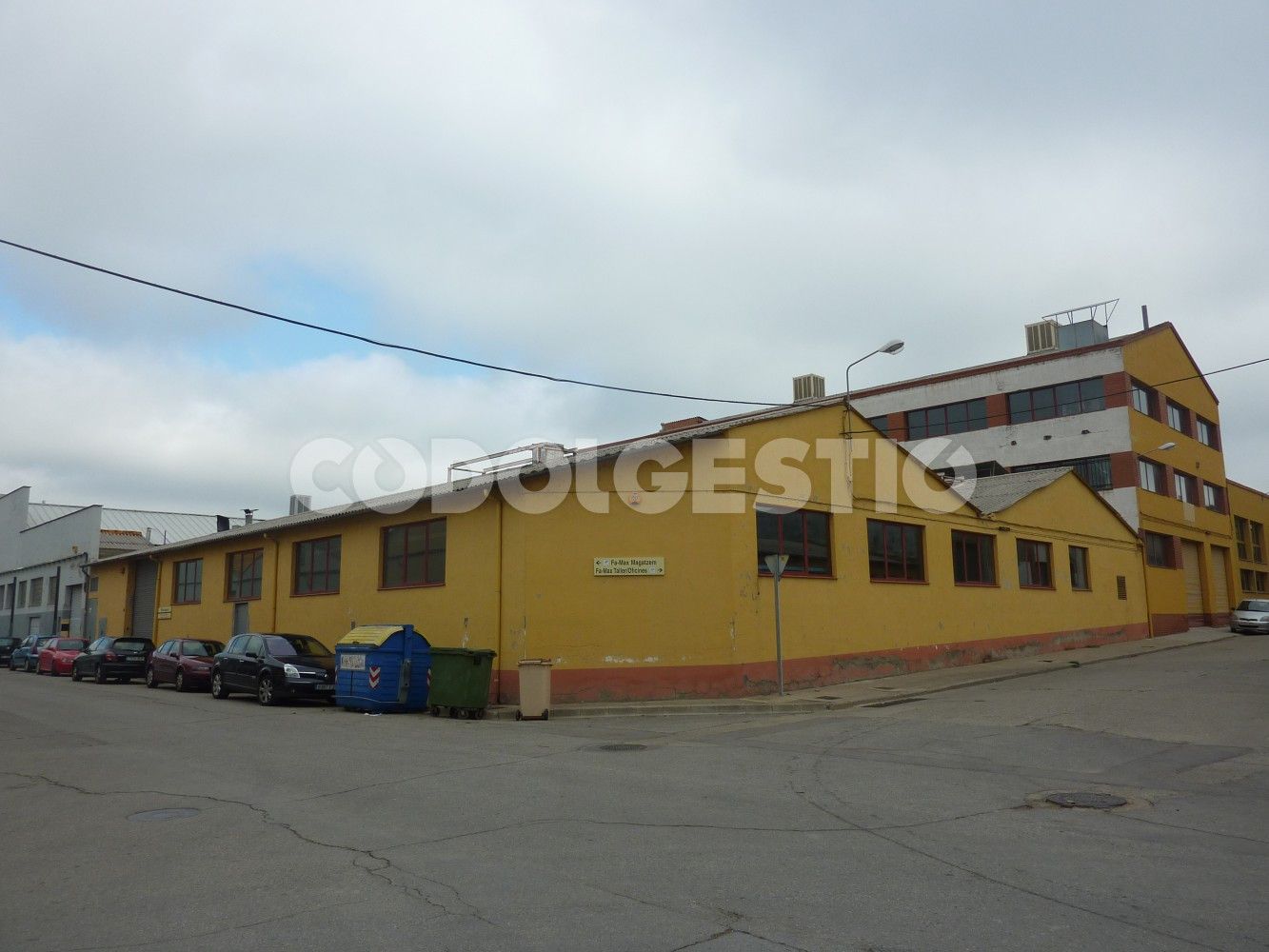 Exterior view of Industrial buildings to rent in Manlleu