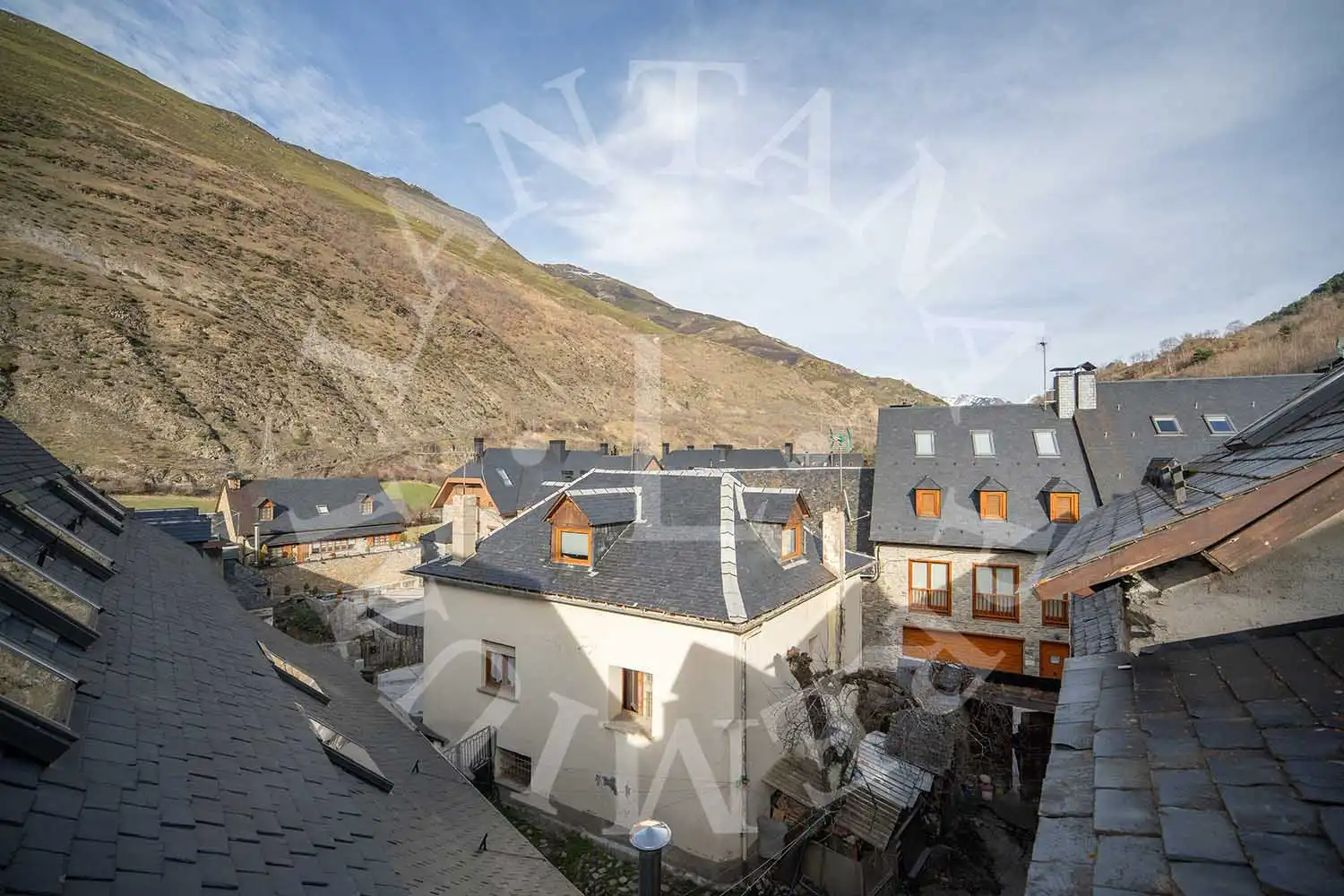 Vista exterior de Finca rústica en venta en Vielha e Mijaran con Calefacción, Jardín privado y Parquet