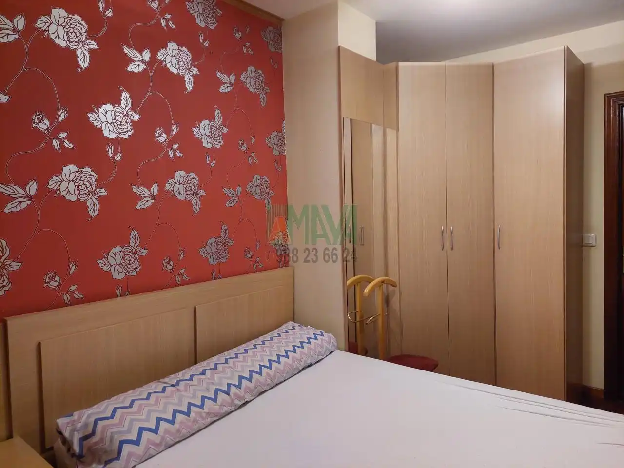 Habitación de Piso de alquiler en Ourense Capital  con Calefacción, Parquet y Amueblado