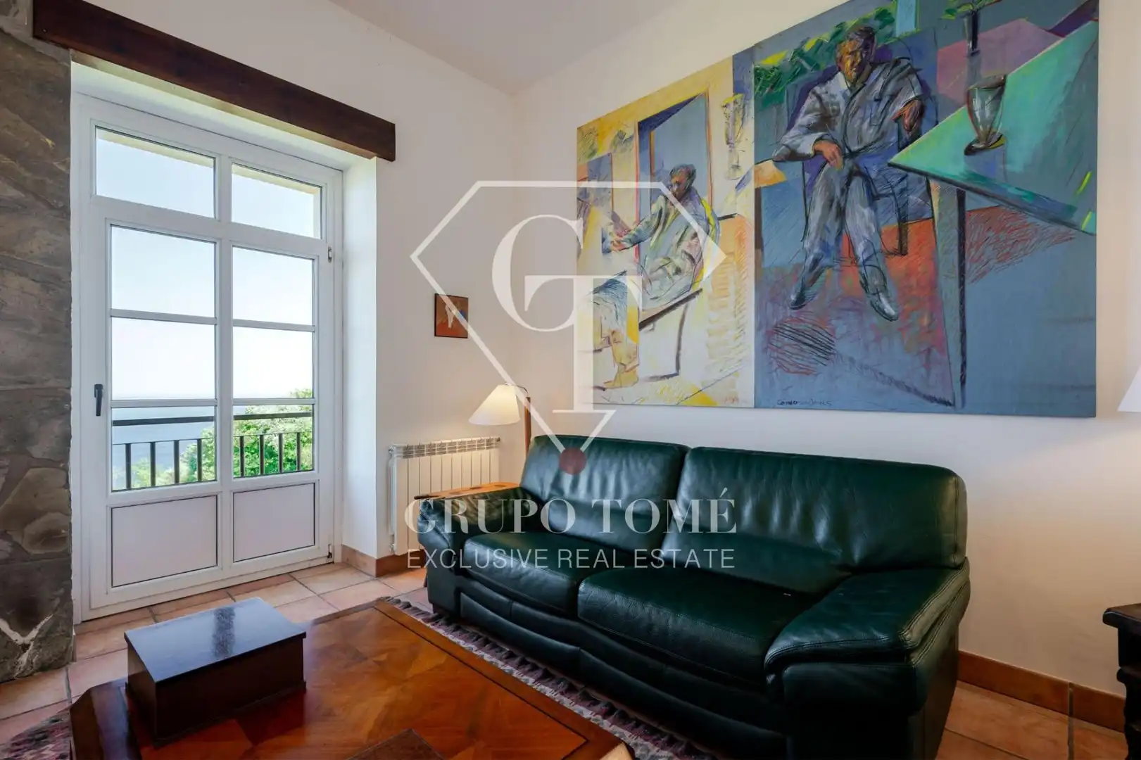 Sala d'estar de Dúplex en venda en Donostia - San Sebastián  amb Calefacció, Jardí privat i Moblat