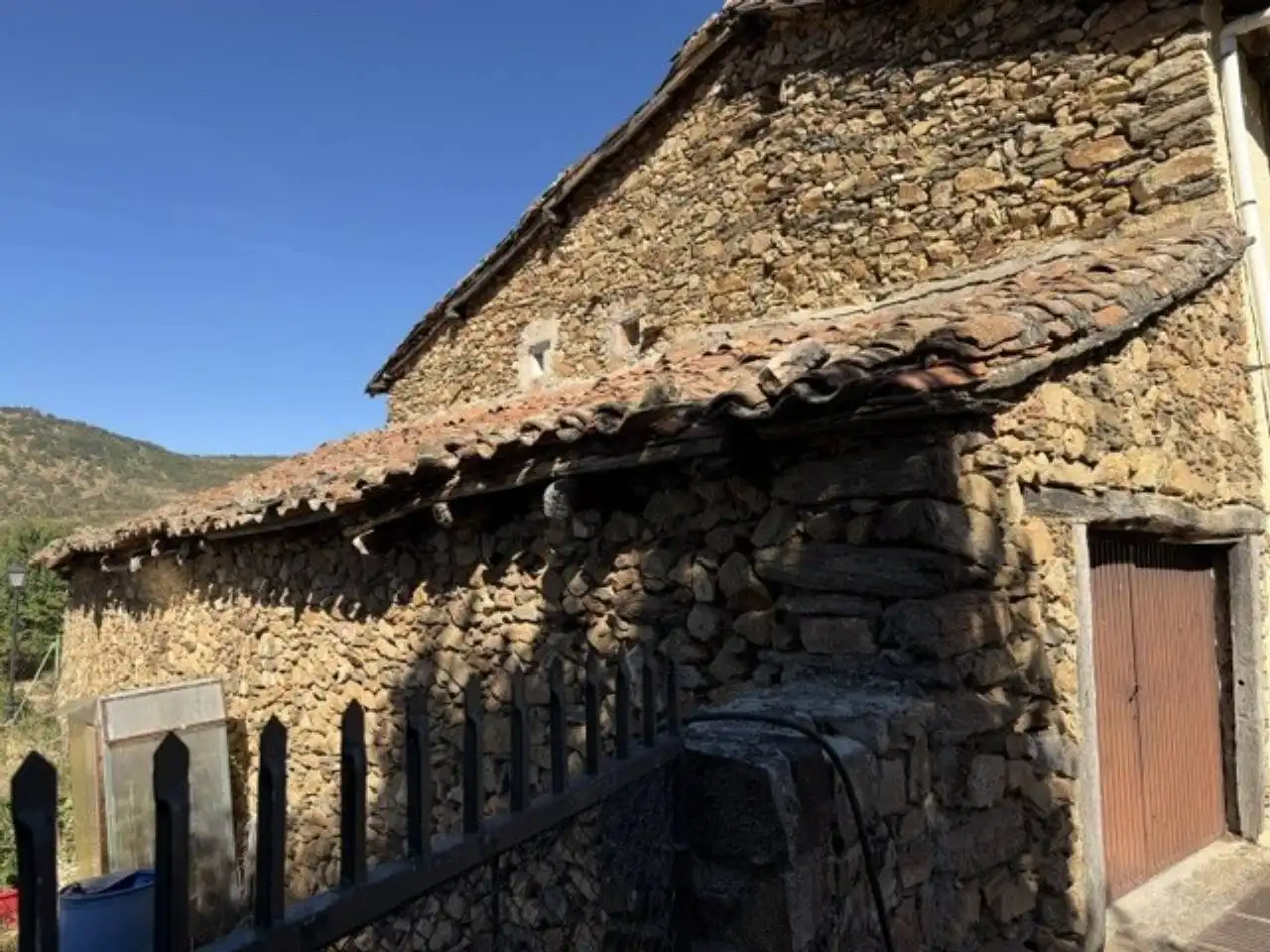 Vista exterior de Local en venda en Prádena del Rincón, Madrid