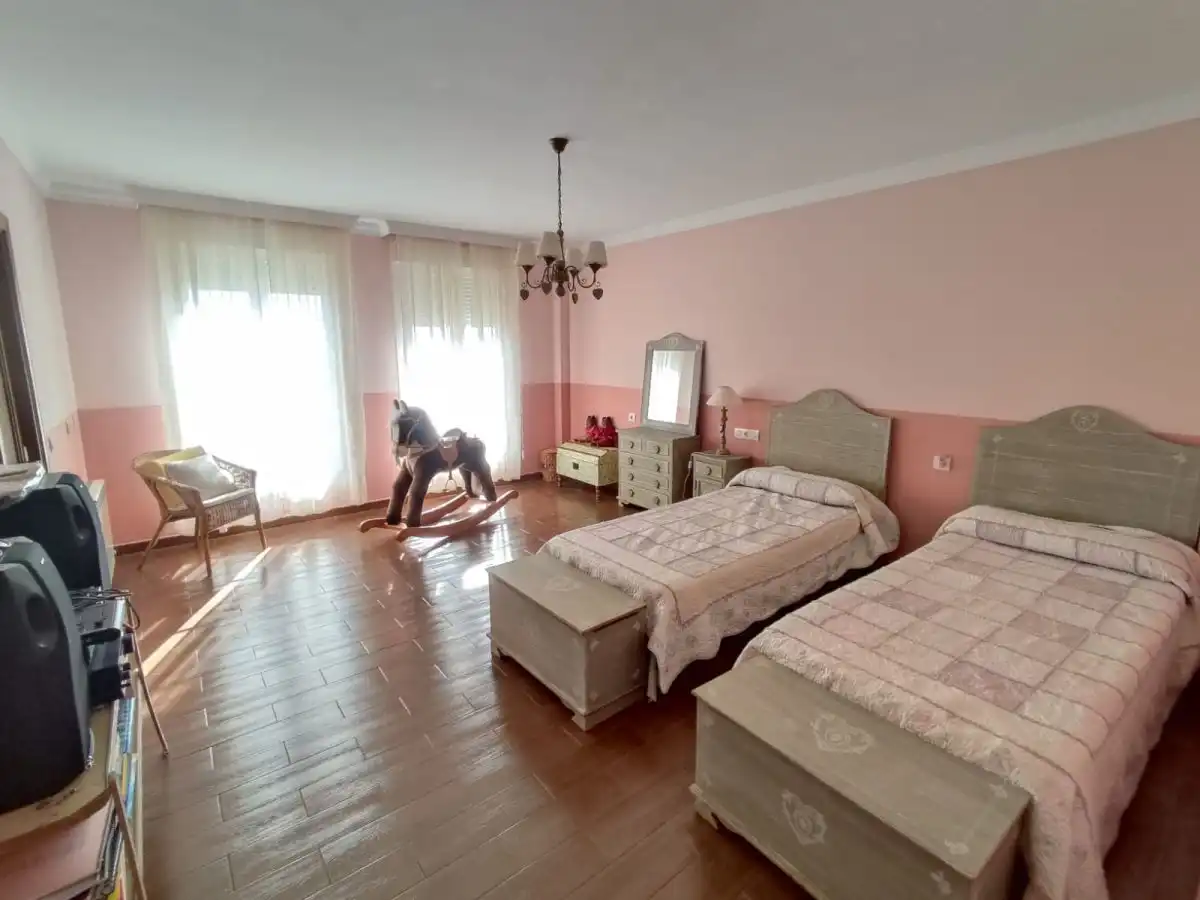 Dormitori de Casa o xalet en venda en Serradilla amb Aire condicionat