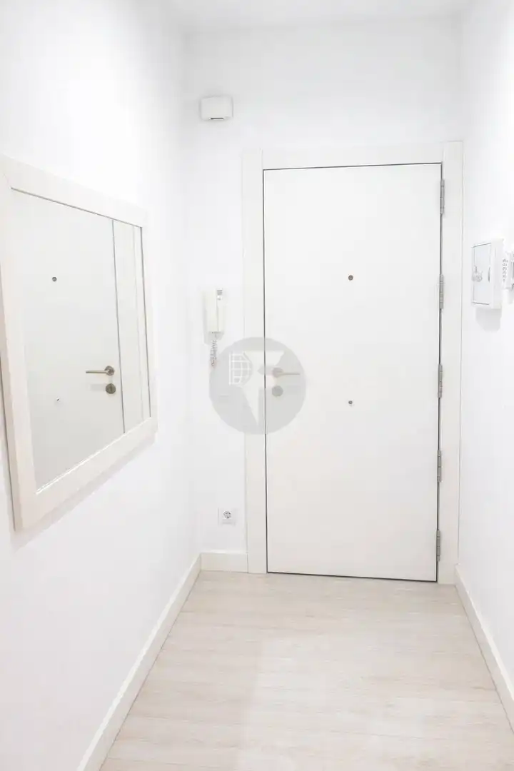 Habitación de Piso en venta en Barcelona con Aire acondicionado, Calefacción y Balcón