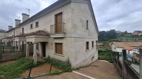 Foto 3 de Casa adosada en venda a Calle Do Electrico, 5, Moaña, Pontevedra