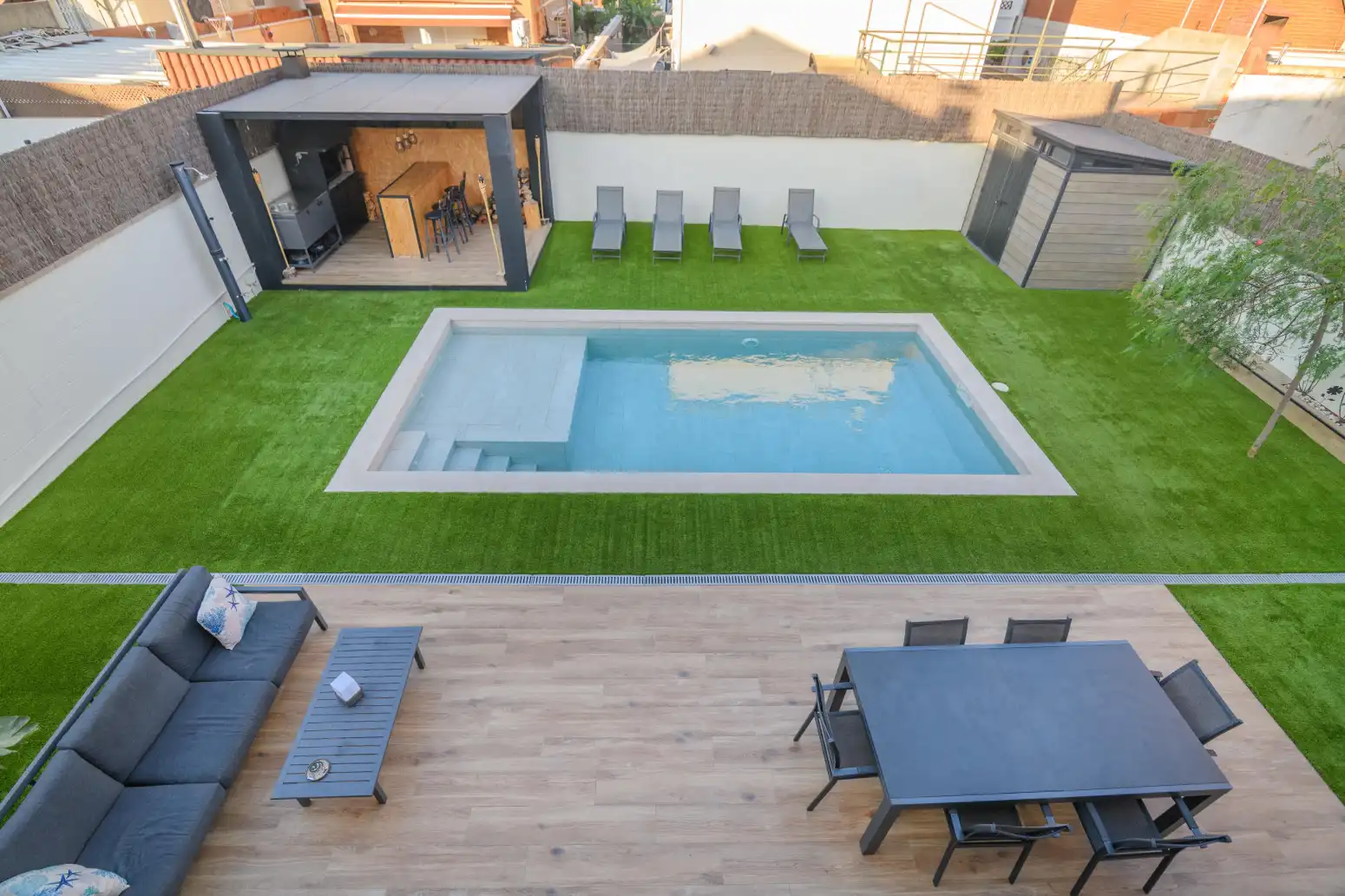 Piscina de Casa o xalet en venda en Viladecans amb Aire condicionat, Calefacció i Parquet
