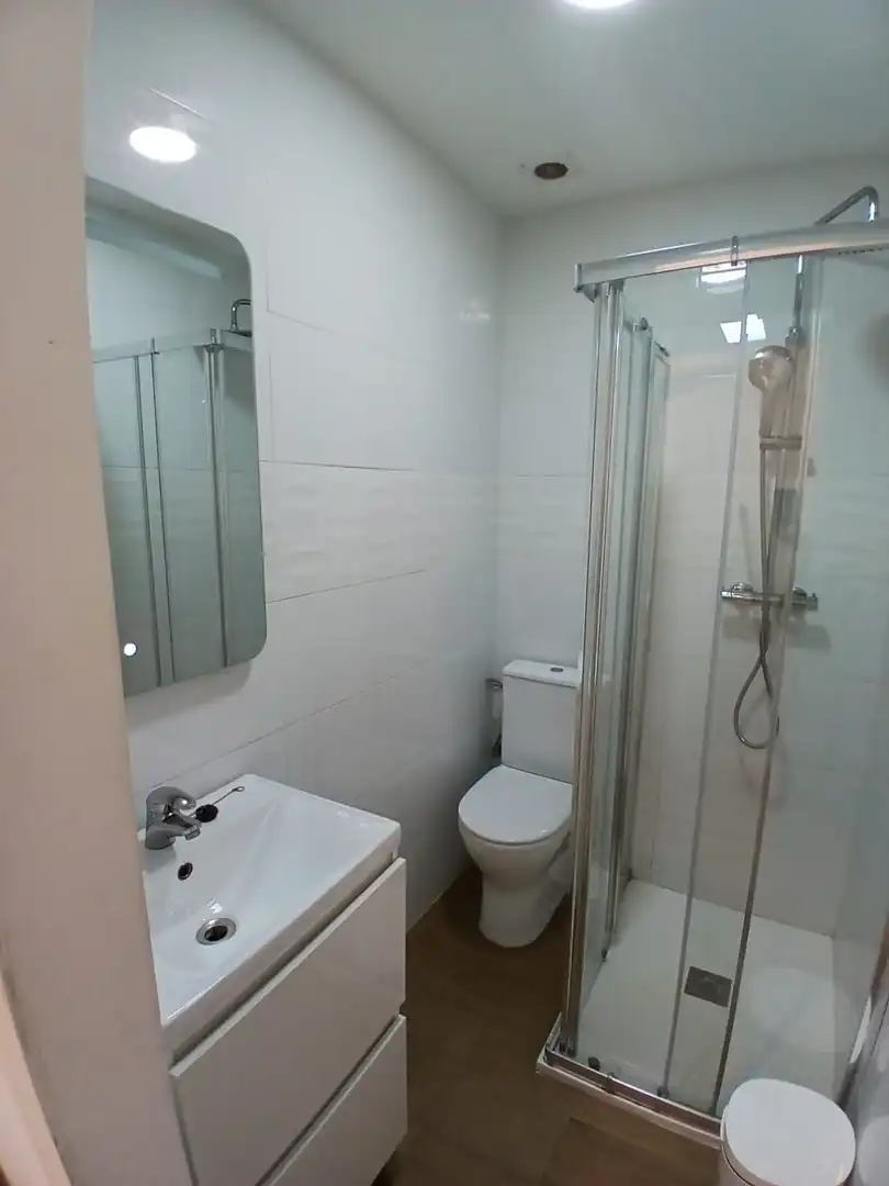 Badezimmer von Wohnung zur Miete in Eibar mit Heizung