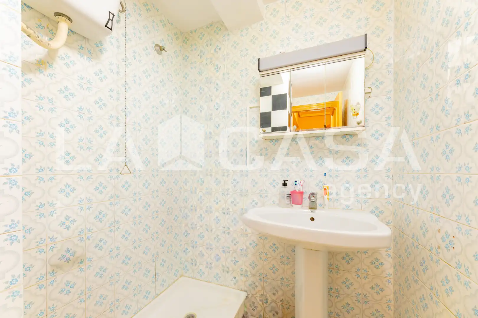 Badezimmer von Wohnung zur Miete in Valencia mit Klimaanlage, Möbliert und Balkon