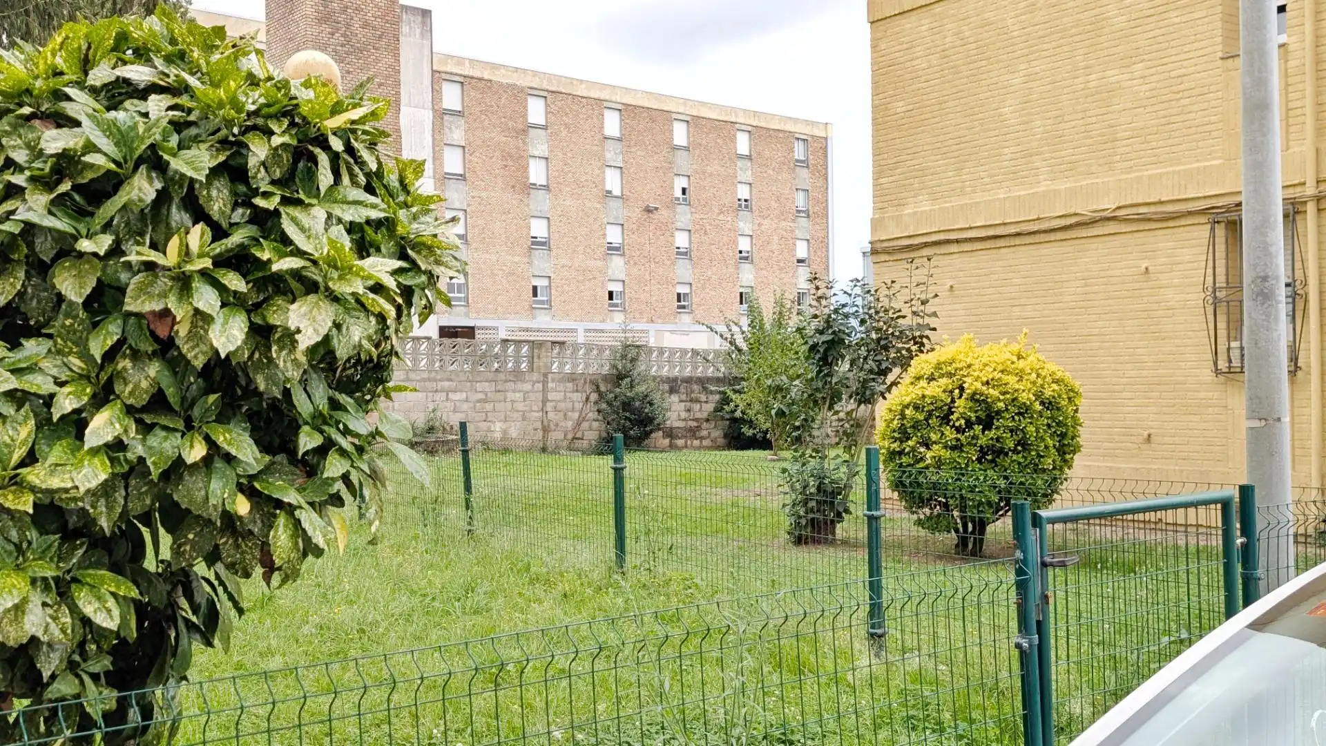 Vista exterior de Piso en venta en Torrelavega 